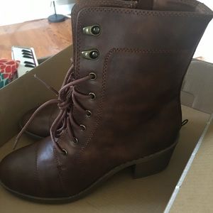 Fall combat style boots with heel NWT